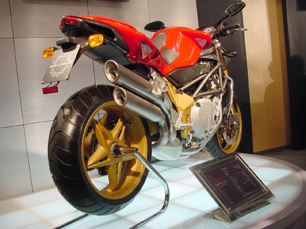 MV AGUSTA F4 BRUTALE serie oro