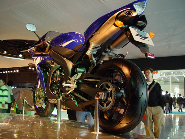 YAMAHA YZF-R1